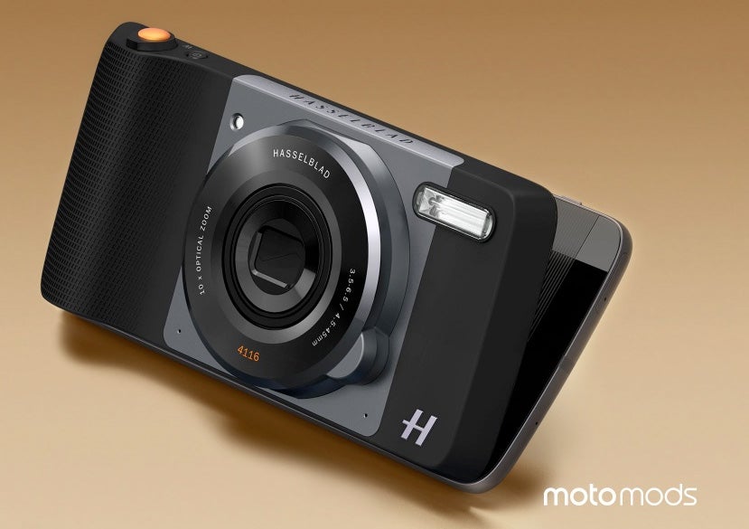 Schuine streep Ongunstig Melodramatisch The Motorola Moto Z Smartphone Has a 10X Optical Zoom Camera Add-on Made  With Hasselblad
