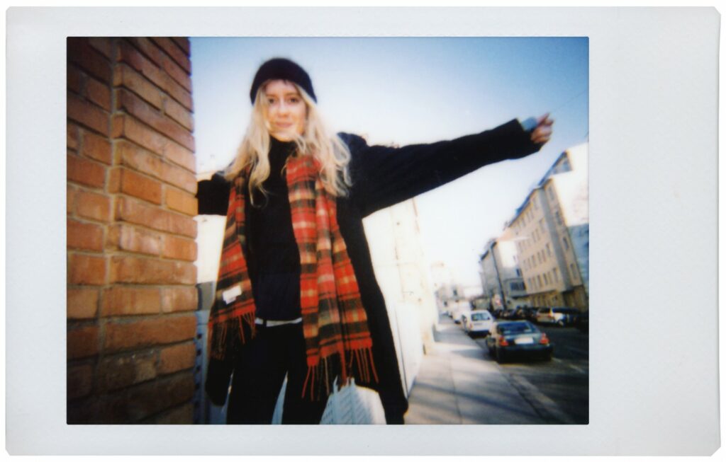 A sample image shot on the Lomo'Instant camera