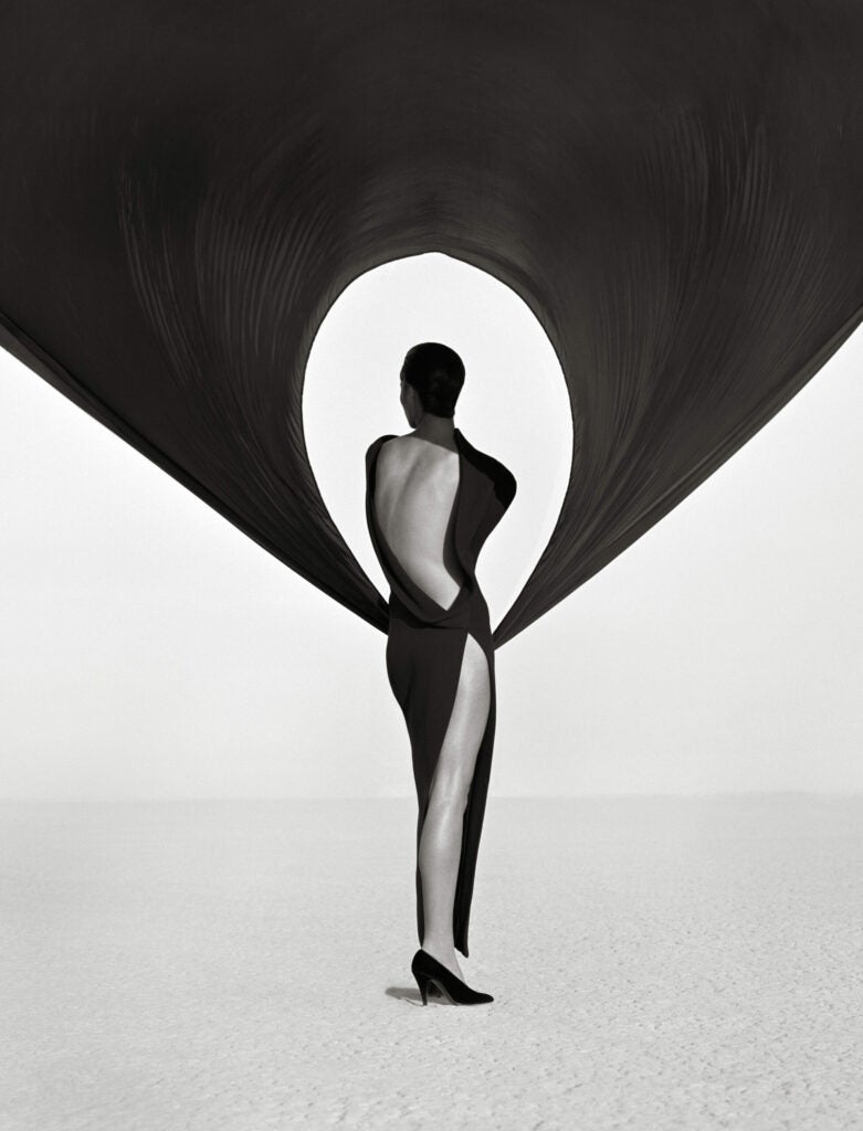 © Herb Ritts Foundation, Courtesy of Fahey/Klein Gallery, Los Angeles