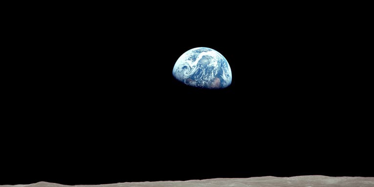See how NASA’s iconic Earthrise image was shot