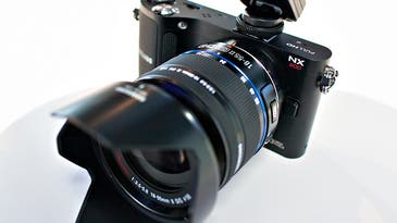 New Gear: Samsung NX200 APS-C-sized Sensor ILC New Gear: Samsung NX200 APS-C-sized Sensor ILC