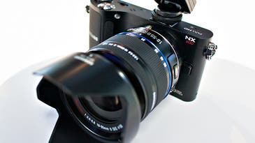 New Gear: Samsung NX200 APS-C-sized Sensor ILC