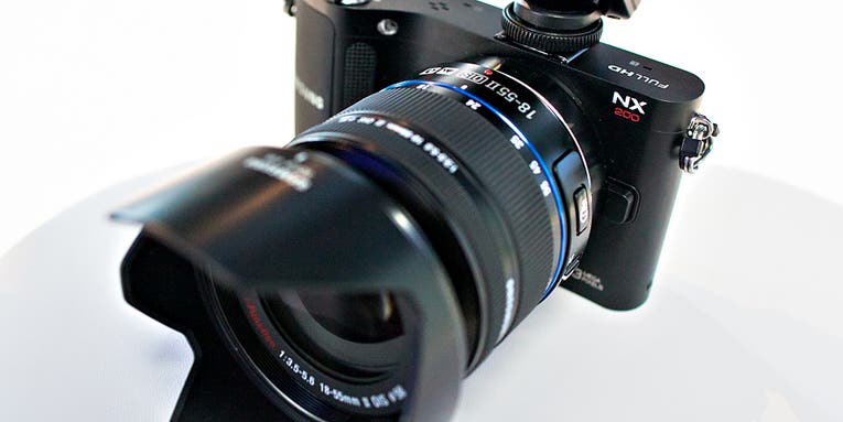 New Gear: Samsung NX200 APS-C-sized Sensor ILC