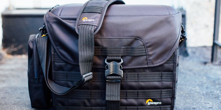 Review: LowePro ProTactic SH 200 AW Messenger-Style Camera Bag