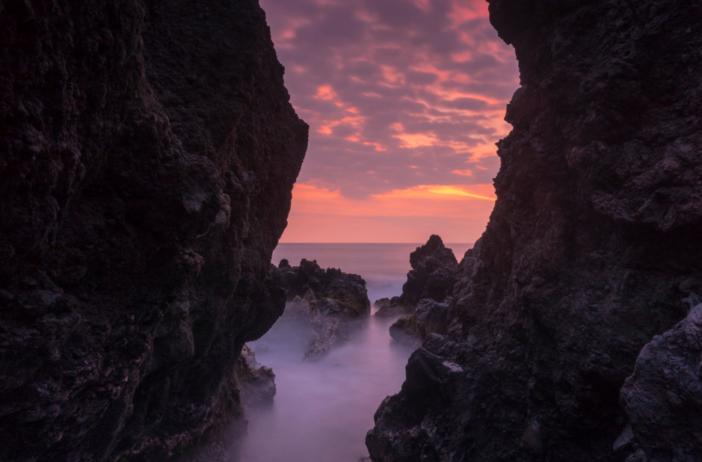 Today's Photo of the Day was captured by Christopher Johnson in Keauhou, Hawaii using a<br />
Sony ILCE-7 with a FE 28-70mm f/3.5-5.6 OSS lens with a 25 sec exposure at f/22 and ISO 50. "The sunset had no promise when I decided to go out, but I went out anyway to scout new locations," Johnson writes about his shot. "I ended up returning to the same spot when the colors began to fill up the sky." See more work <a href="https://www.flickr.com/photos/fromhereonin/">here.</a>