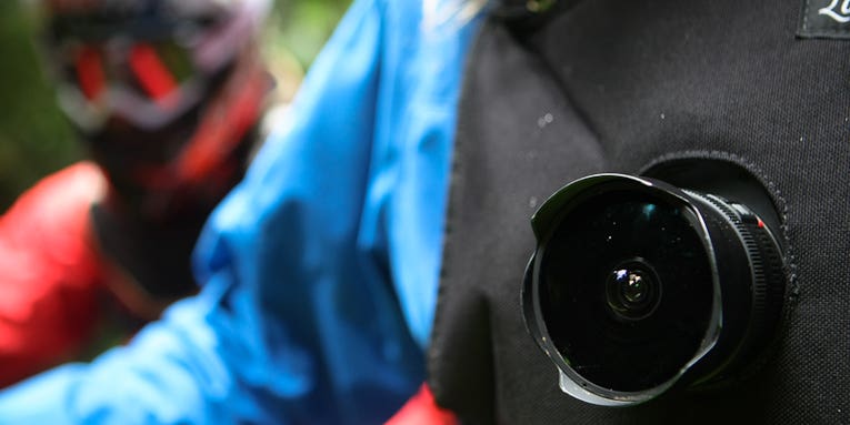 Justin Olsen Shoots Amazing Mountain Bike Photos With a Chest-Mounted DSLR Justin Olsen Shoots Amazing Mountain Bike Photos With a Chest-Mounted DSLR