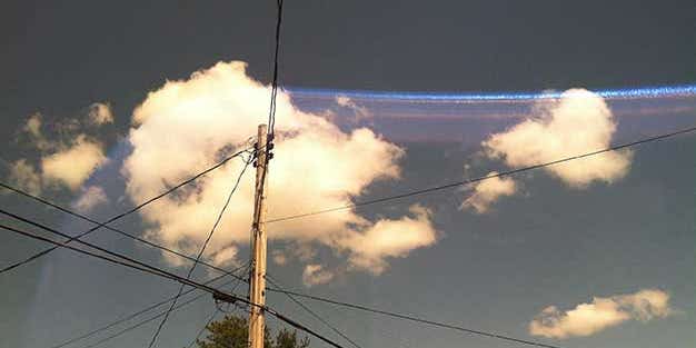 FYI: Sunglasses Make Can Be A Makeshift Polarizing Filter For A Smartphone Camera FYI: Sunglasses Make Can Be A Makeshift Polarizing Filter For A Smartphone Camera