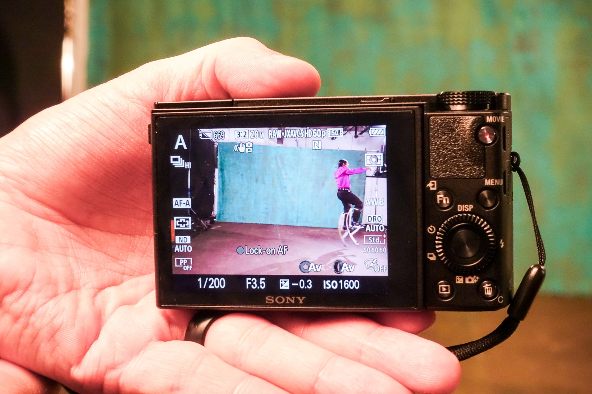 First Impressions: Sony’s Super-Fast RX100 V Compact Camera