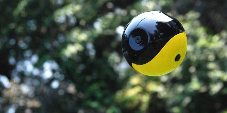 Squito Camera Captures 360-Degree Panoramic Photos When You Throw It Squito Camera Captures 360-Degree Panoramic Photos When You Throw It