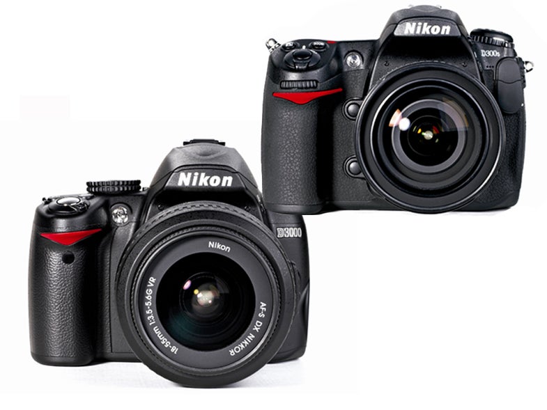 Hands-On-Nikon-D3000-D300s