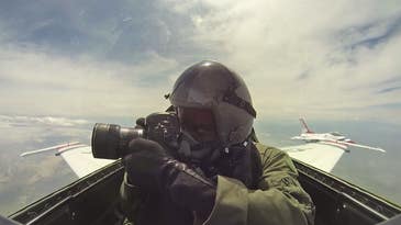 Video: This Is What It’s Like to Photograph F-16 Jets Mid-Flight