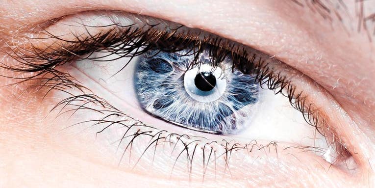 How to: Photograph your own eye