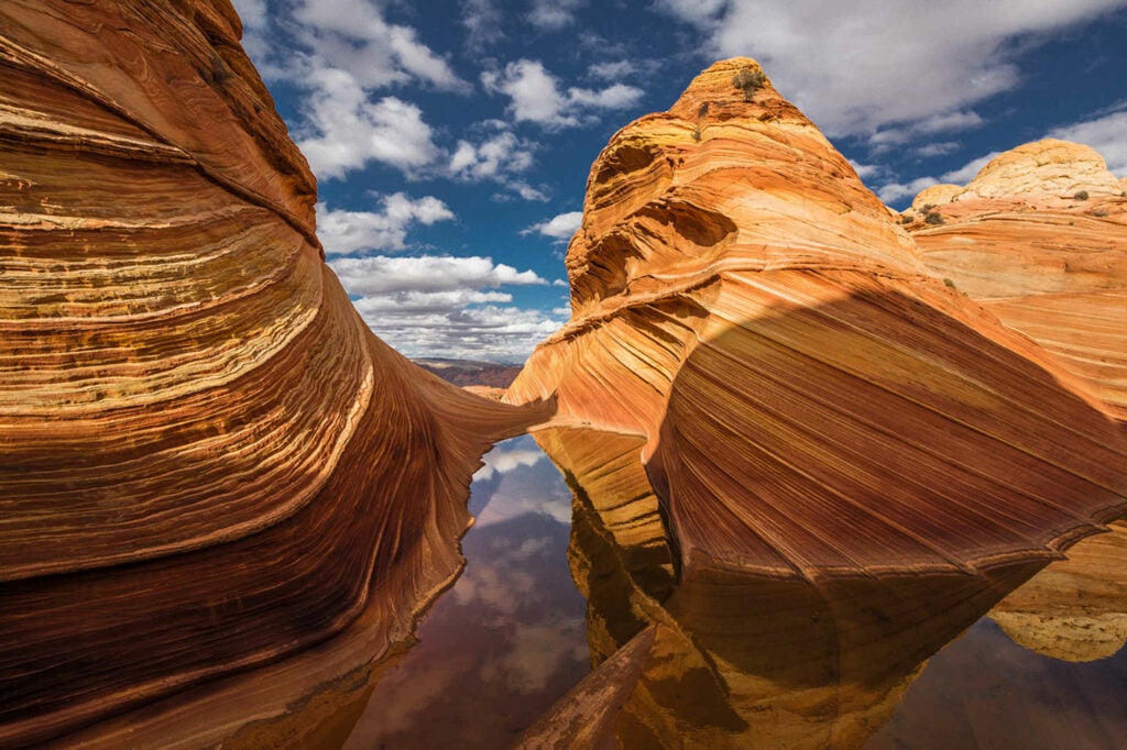 This famous rock formation near the Arizona-Utah border was flooded, so the "classical" shot wasn't an option. I had to roam around to find this composition.