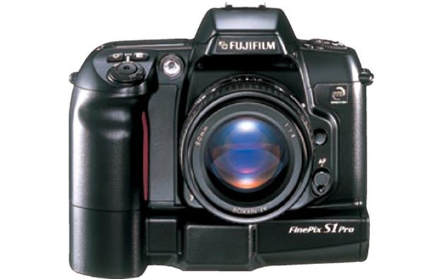 2000 Fujifilm Finepix S1 Pro