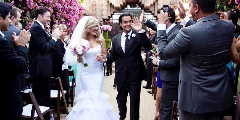 Watch This: Tips For Shooting a Wedding Ceremony With a Second Shooter Watch This: Tips For Shooting a Wedding Ceremony With a Second Shooter
