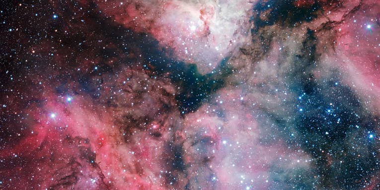 The VST Marks its Inauguration With an Astonishing Image of the Carina Nebula