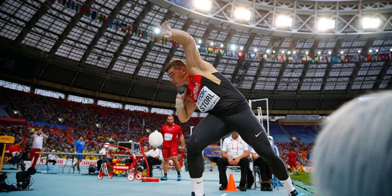 Photographer Saves Shotputter From Foul — and Wins Him the Gold