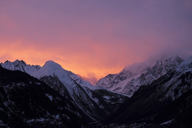 Roman Boed captured today's Photo of the Day at Mont Blanc in Courmayeur, Italy. Boed used a Leica M at 1/1000 sec at ISO 400 to shoot this dramatic orange and pink sky at sunset. See more of Boed's work <a href="https://www.flickr.com/photos/romanboed/">here.</a>