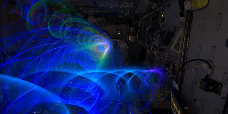 Japanese Astronaut Uses Custom Device To Create Light Painting Photos in Space