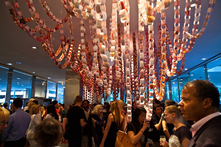 The Gigantic Paper Chain and the Crowd