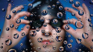 You Can Do It: Shoot a Portrait Through Water Droplets