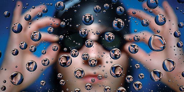 You Can Do It: Shoot a Portrait Through Water Droplets