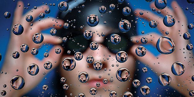 You Can Do It: Shoot a Portrait Through Water Droplets You Can Do It: Shoot a Portrait Through Water Droplets