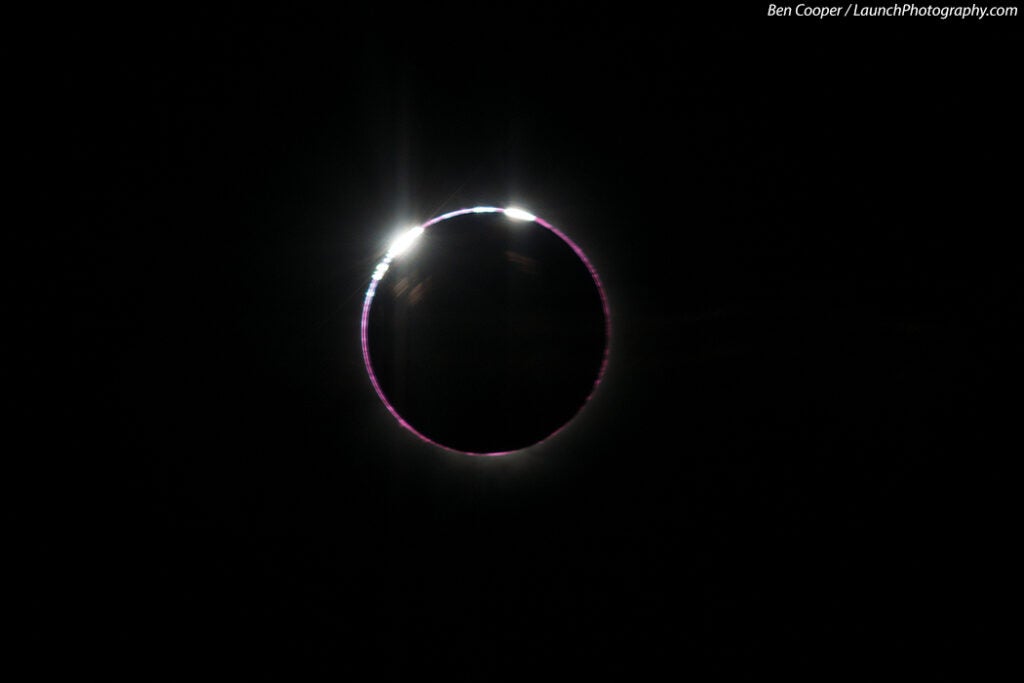 httpswww.popphoto.comsitespopphoto.comfilesimportembeddedfilesimce_uploadstotal_solar_eclipse_2013_3.jpg