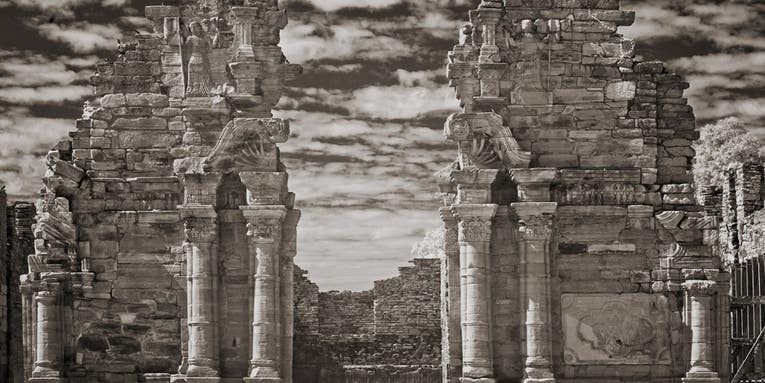 Gallery: Beautiful Infrared Photographs of Ruins