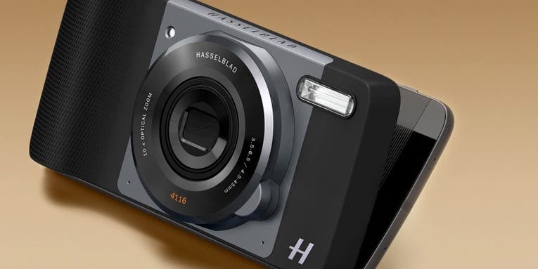 The Motorola Moto Z Smartphone Has a 10X Optical Zoom Camera Add-on Made With Hasselblad