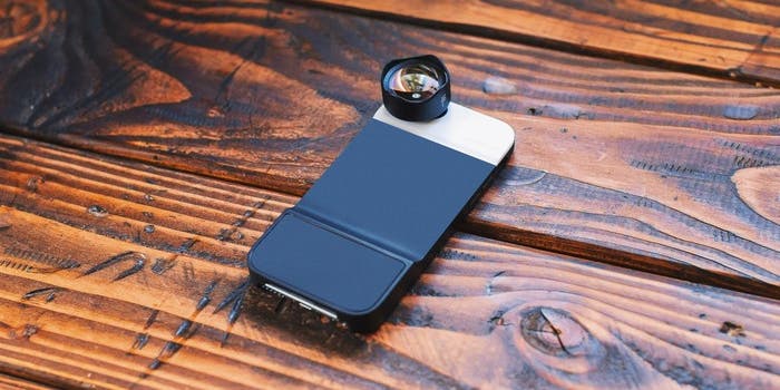 Kickstarter: Moment Case Makes iPhone 6 Into an Interchangeable-Lens Camera