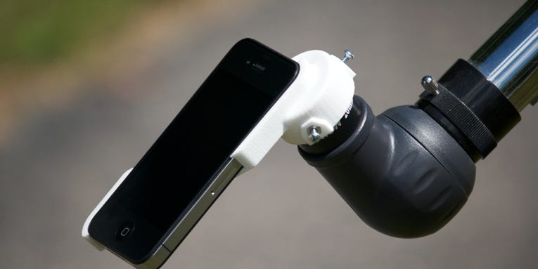 The Astroclip Attaches Your iPhone to a Telescope