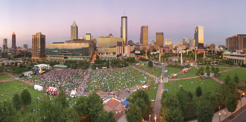 Scott Robertson took this shot of Centennial Park with a Nikon D1X and a Nikon AF-S 17–35mm f/2.8D IF-ED Nikkor at 35mm. He made the panorama by merging three rows of 13 images, each image bracketed at –1, 0 and +1 stops for a total of 117 images.