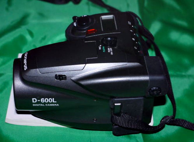 Olympus D600L: Starting Bid $20