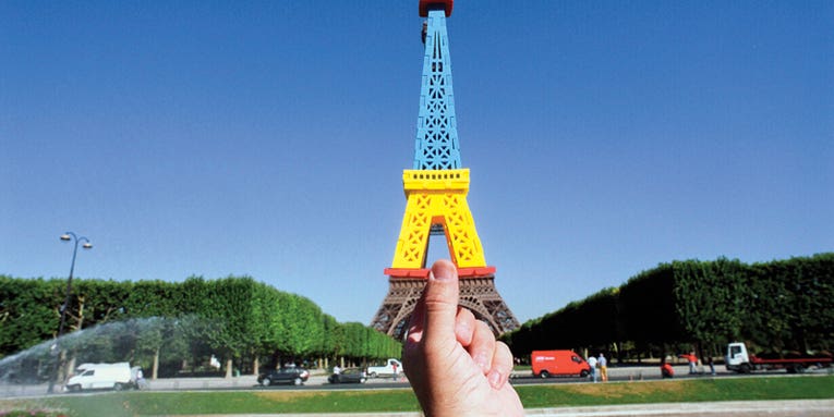 9 Clever Souvenir Photographs