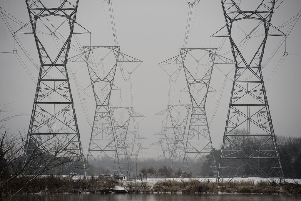 Today's Photo of the Day feels appropriate when a large chunk of the country is getting hammered with snow. Robert Jinks takes a very interesting look at a landscape that's utterly dominated by man-made structures. These towers are something most of us are very used to seeing, but it can be easy to forget just how enormous they really are and what an imposing presence they have in our environment. From a photographic standpoint, the fading of the towers as well as the excellently-executed symetry make this a very effective photo. It was shot with a Nikon D4 using a 70-200mm zoom lens. You can see more of Rober's work over <a href="https://www.flickr.com/photos/robertjinks/">on his Flickr page</a>.