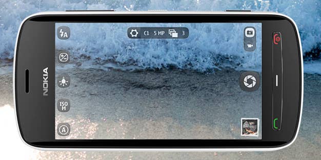 Nokia 808 Pure View Smartphone Has a 41-Megapixel Camera Sensor