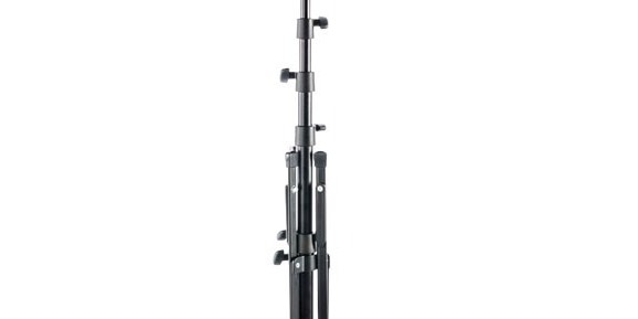 The LumoPro LP605M Convertible Light Stand That Converts Into a Monopod