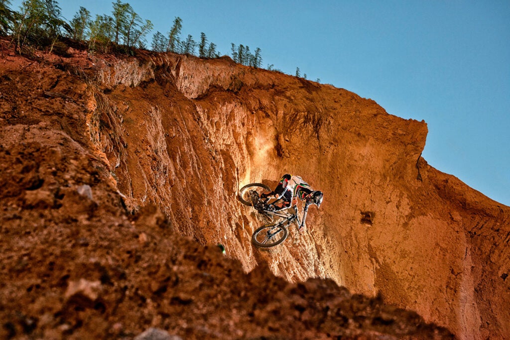 DOWNHILL MOUNTAIN BIKING