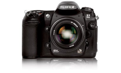 gebonden Vliegveld Ik heb een Engelse les Hands On: Fujifilm FinePix S5 Pro | Popular Photography