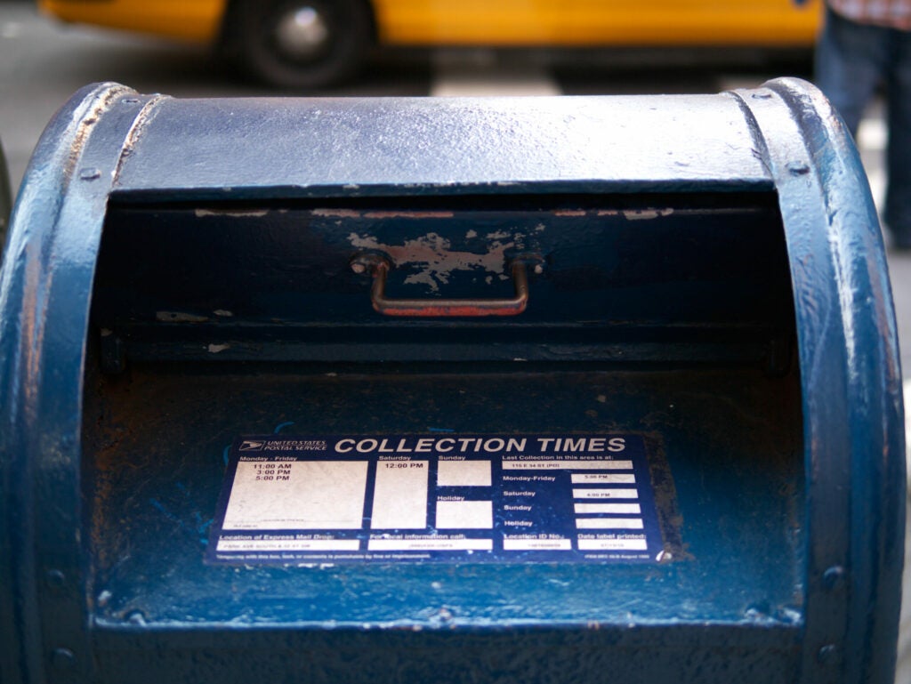 32stmailbox.jpg