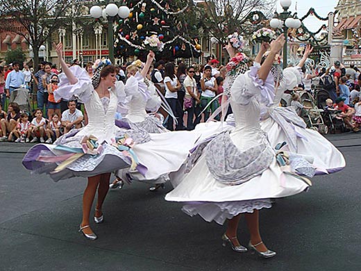 Dancers-perform-down-Mainstreet-U.S.A.-during-the