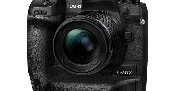 The Olympus OM-D E-M1X is a micro four thirds mirrorless aimed at sports photographers