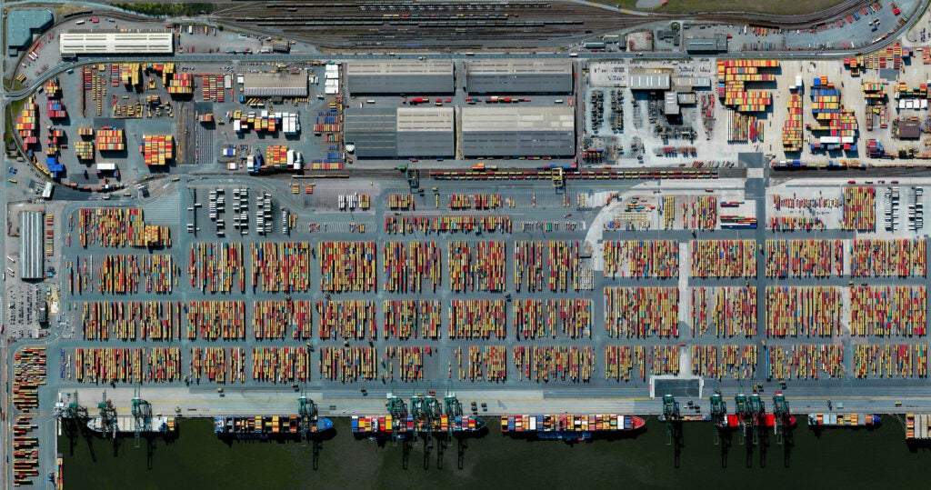 Image © DigitalGlobe, Inc.; caption © Benjamin Grant, 2016
