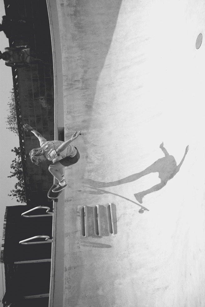 In California’s Empty Pools, Skateboard Photos Become Epic Landscapes