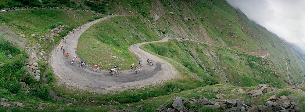 httpswww.popphoto.comsitespopphoto.comfilesimages201507009_tour_de_france_alpe_d_huez_2013.jpg