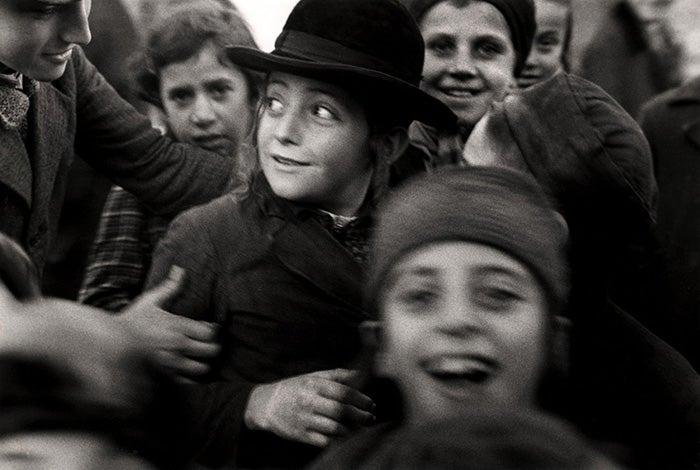 httpswww.popphoto.comsitespopphoto.comfilesfileswysiwyg_imageupload11Vishniac_Jewish20school20children.jpg