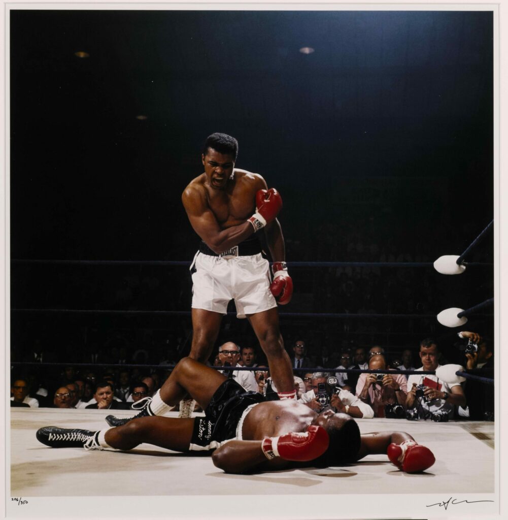 Sold to benefit the Sam Simon Charitable Giving Foundation, according to the auction catalogue, this chromogenic print (number 206 of an edition of 350) of Neil Leifer's famous sports shot went for $15,000 more than double its $5,000–$7,000 estimate.