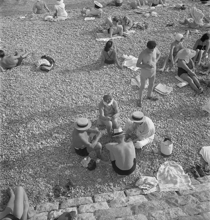 httpswww.popphoto.comsitespopphoto.comfilesfilesgallery-imagesVishniac_Beach20dwellers.jpg