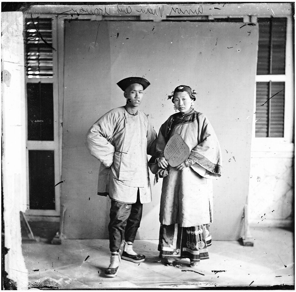 An Amoy couple, Fujian Province, Xiamen, 1870–71.